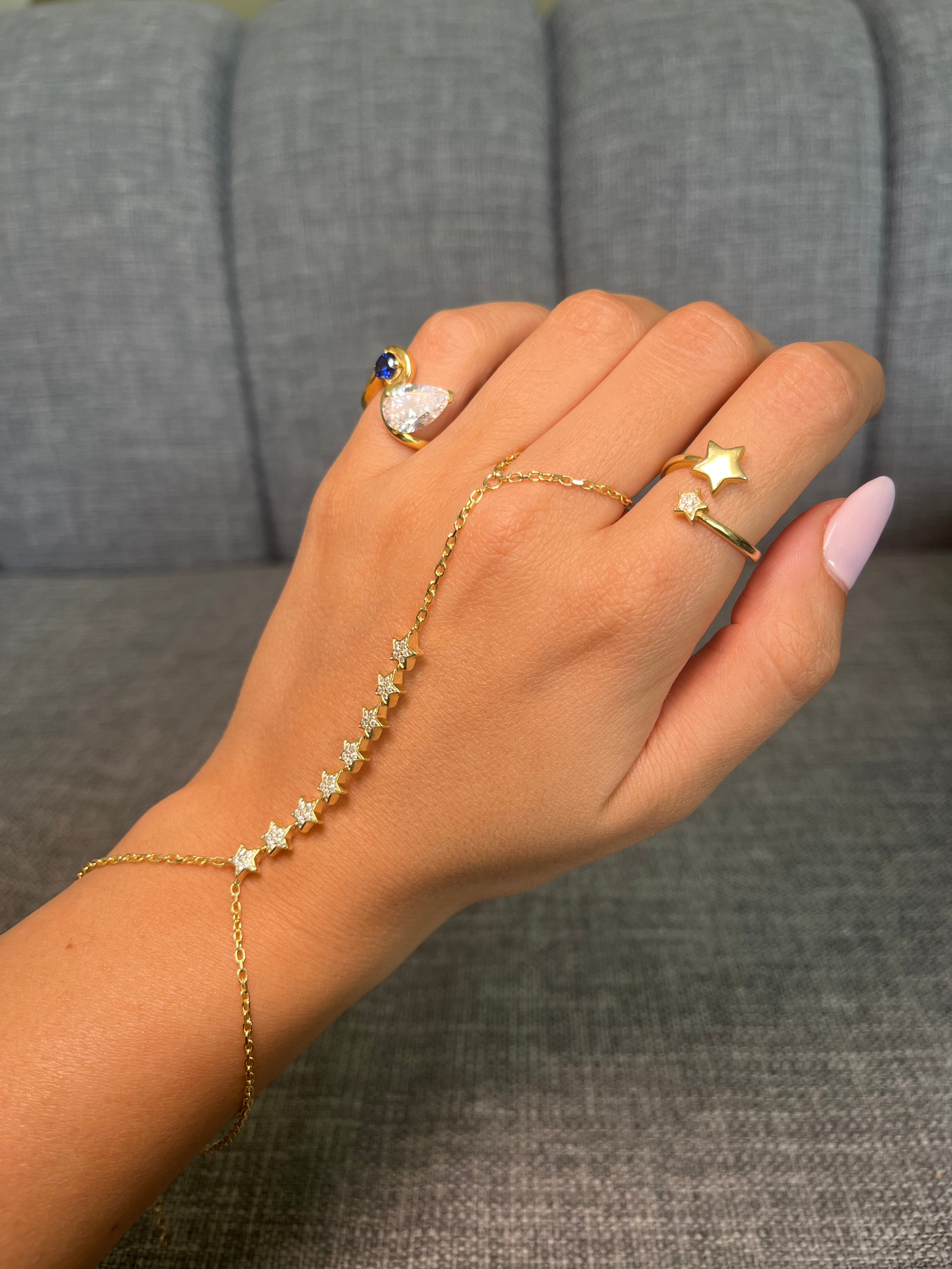 Étoile Stars Hand Chain